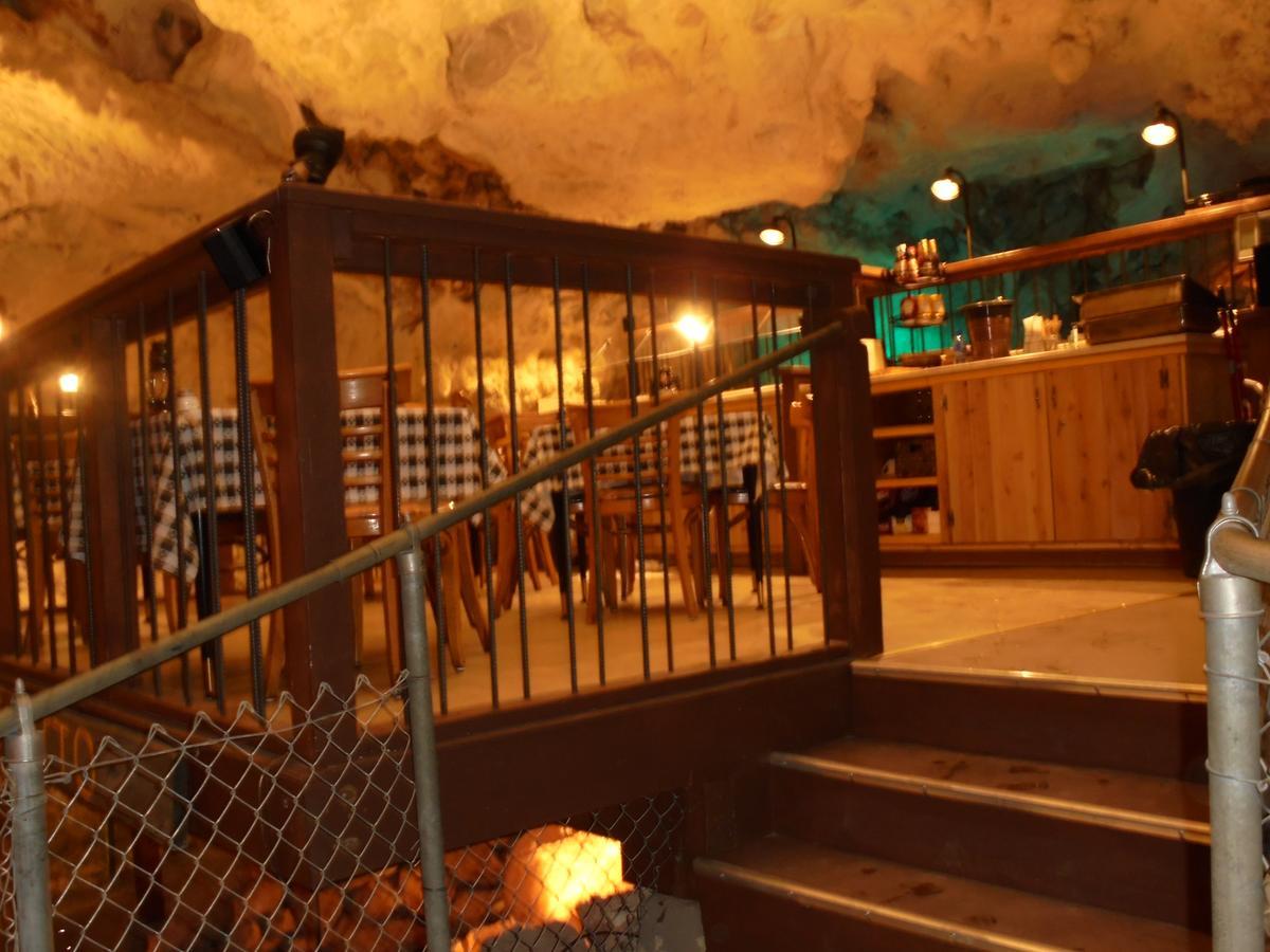 Grand Canyon Caverns Inn Peach Springs Kültér fotó